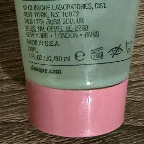 Clinique Travel Size 3 piece Skincare Set - Picture 3 of 5